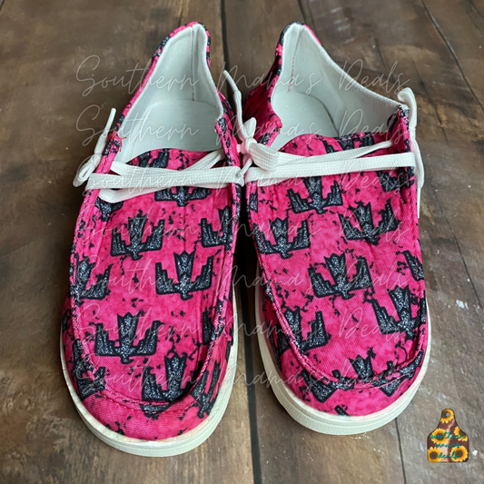 Pink Fire Bird Conch Canvas Shoe (Size 7)